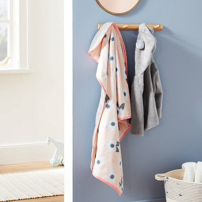  Jersey Knit Reversible Baby Blanket Floral - Cloud Island™ - Pink