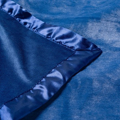  Solid Satin Edge Plush Blanket - Cloud Island™ Navy