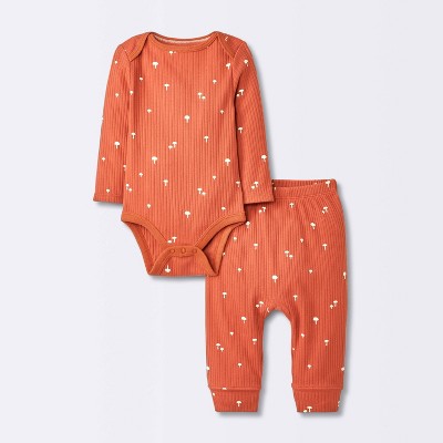  Baby 2pc Neutral Mushroom Wide Ribbed Top & Bottom Set - Cloud Island™ Rust
