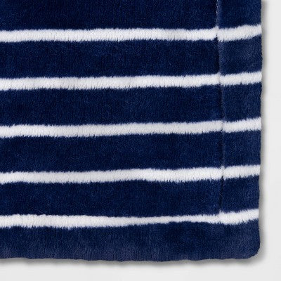  Toddler Bed Plush Blanket - Cloud Island™ Navy Stripe