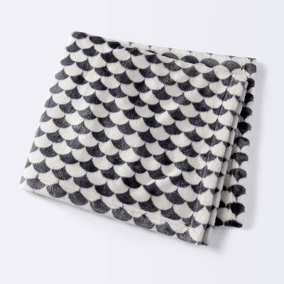  Black And White Scallop Halloween Baby Blanket - Cloud Island™