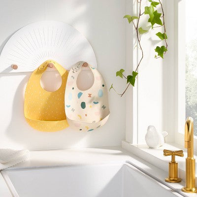  Silicone Bibs - 2pk - Shapes/Yellow - Cloud Island™